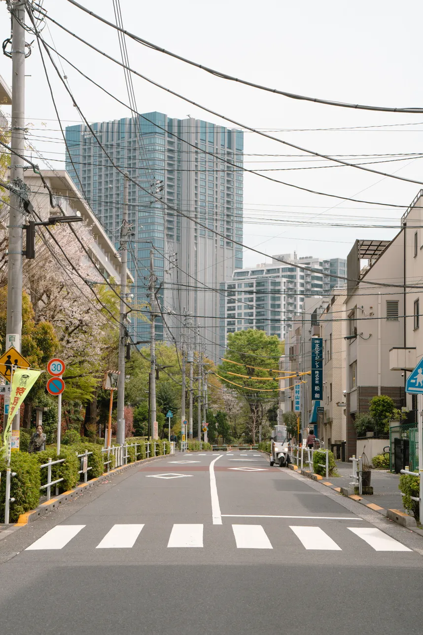 自由が丘エリアの街並みと東京支店の対応範囲